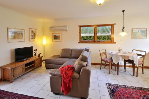 Stephanette's Cottage - Accommodation Rockhampton 3