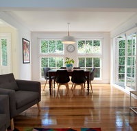 Strahan House - Accommodation Rockhampton