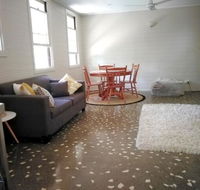 Stranded Nowhere to Stay Sanitised Apartment Sleeps 4 Netflix Wifi Pool - Accommodation Rockhampton