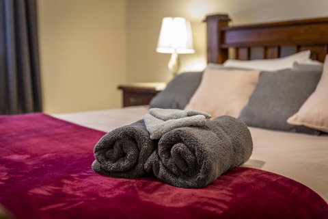 Strothers Farm House - Accommodation Rockhampton 2