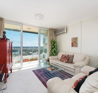 Stunning Harbour View Home - Accommodation Rockhampton