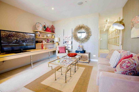 Stylish 1 Bedroom Apartment Amazing City Views - Accommodation Rockhampton 2