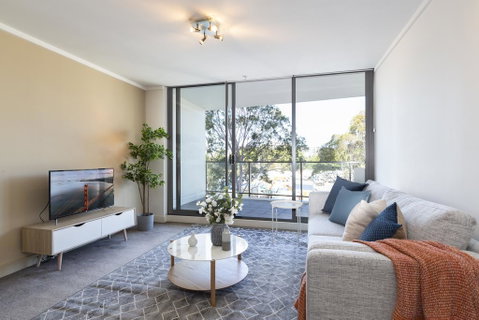 Stylish Apartment Minutes From City And Airport - Accommodation Rockhampton 0