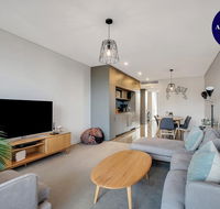 STYLISH CAMPERDOWN APARTMENT and PARKING INC - Accommodation Rockhampton