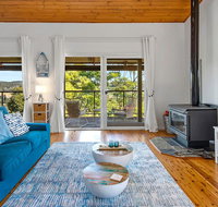 Stylish Renovated Home - Ocean Views - Fireplace - Accommodation Rockhampton