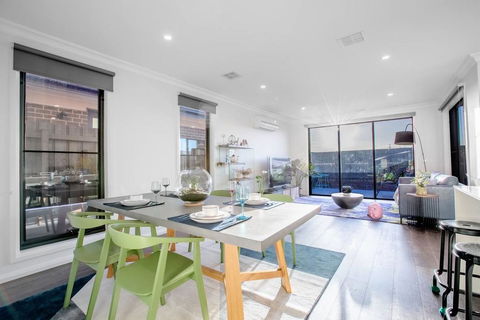 StylishTownhouse@Narre Warren/TrainStation/SC - Accommodation Rockhampton 3