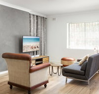 Suburban Two-bed Apartment with Parking and Patio - Accommodation Rockhampton