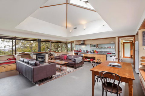 Summer House - Accommodation Rockhampton 0