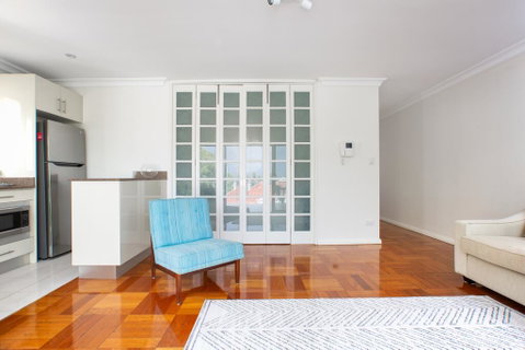 Sunlit Bondi Beach Apartment With Balcony, Parking - Accommodation Rockhampton 2