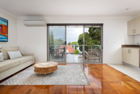 Sunlit Bondi Beach Apartment With Balcony, Parking - Accommodation Rockhampton 1