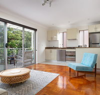 Sunlit Bondi Beach Apartment With Balcony Parking - Accommodation Rockhampton