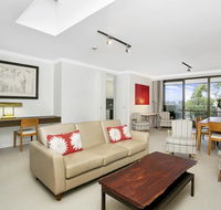 Sunny and Spacious Two Bedroom Apartment - SPF13 - Accommodation Rockhampton