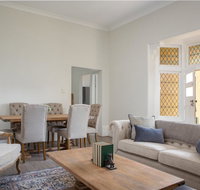 Sunny Apartment with Private Parking - Accommodation Rockhampton