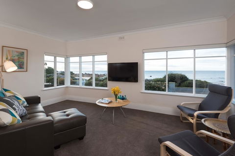 Sunrise At Penguin - Accommodation Rockhampton 0