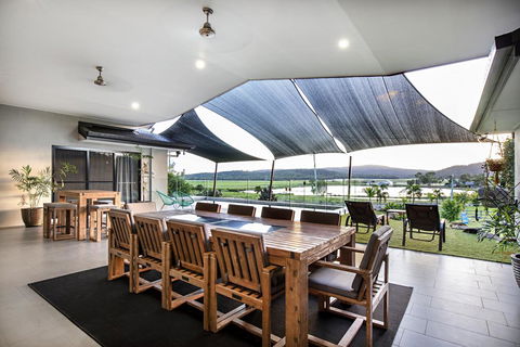 Sunset Retreat Airlie Beach Rural Getaway - Accommodation Rockhampton 3