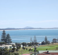 Surf Break  Ocean Break - Accommodation Rockhampton