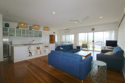 Surf Break & Ocean Break - Accommodation Rockhampton 1