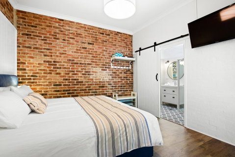 Surfaris Retreat - Accommodation Rockhampton 1