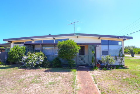 Surfs Up - Accommodation Rockhampton 0