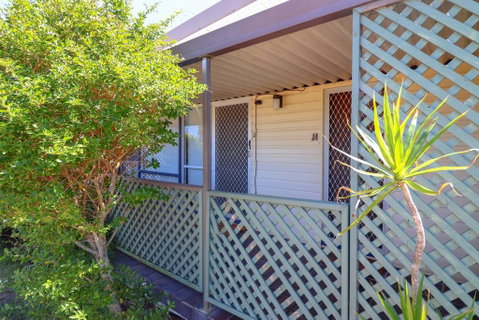 Surfs Up - Accommodation Rockhampton 1