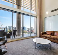 Swainson at Embassy - Accommodation Rockhampton