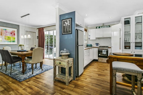 Swanbrook - Accommodation Rockhampton 1