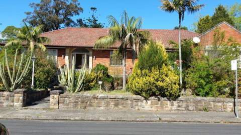 Sydney House - Accommodation Rockhampton 0