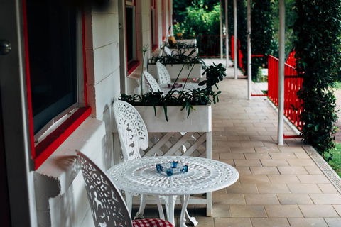 Tall Trees Motel Mountain Retreat - Accommodation Rockhampton 2
