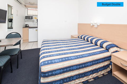 Tally Ho Motor Inn - Accommodation Rockhampton 1