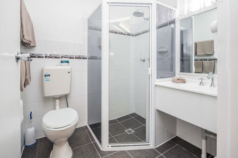 Tally Ho Motor Inn - Accommodation Rockhampton 3