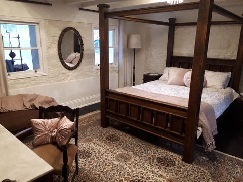 Tanilba House - Accommodation Rockhampton 0