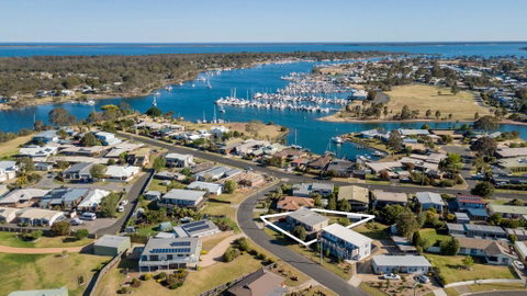 Tanjil - A Stroll From The Water In Paynesville - Accommodation Rockhampton 0