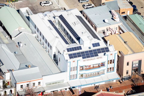 Tattersalls Hotel - Accommodation Rockhampton 2