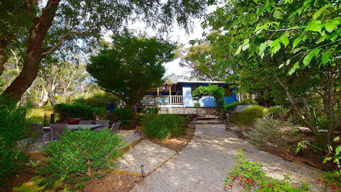 Teach Na Cairde - House Of Friends - Accommodation Rockhampton 0