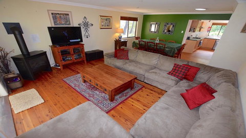 Teach Na Cairde - House Of Friends - Accommodation Rockhampton 1