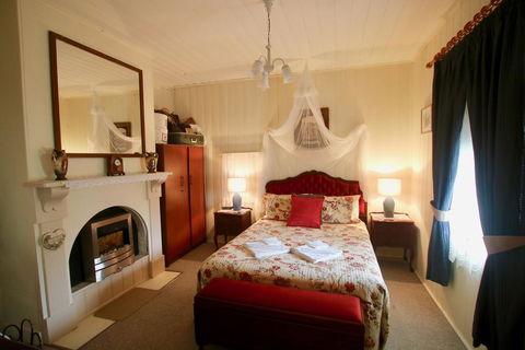 Tenterfield Historic C1895 Cottage - Accommodation Rockhampton 2