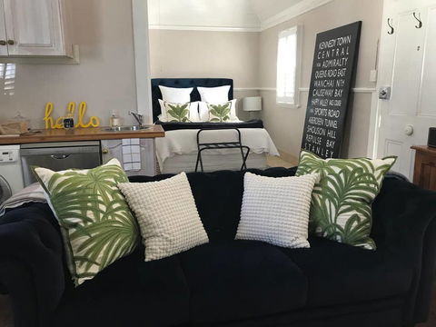The Bakers Cottage - Accommodation Rockhampton 0