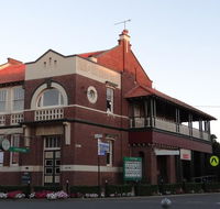 The Bank BB West Wyalong - Accommodation Rockhampton