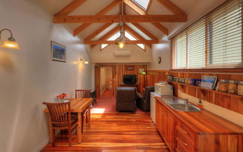 Ellie\'s Cottages - Accommodation Rockhampton 16