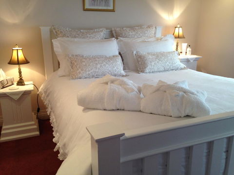 Ellie\'s Cottages - Accommodation Rockhampton 0
