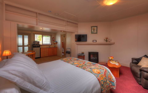 Ellie\'s Cottages - Accommodation Rockhampton 12