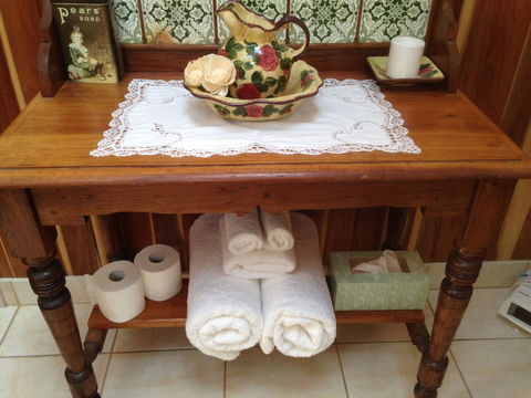 Ellie\'s Cottages - Accommodation Rockhampton 25