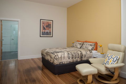 Penguin Waterfront Escape - Accommodation Rockhampton 19