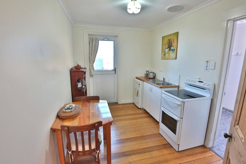 Stamps Of Stanley - Accommodation Rockhampton 17