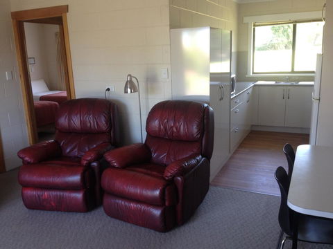 Willaway Motel Apartments - Accommodation Rockhampton 4