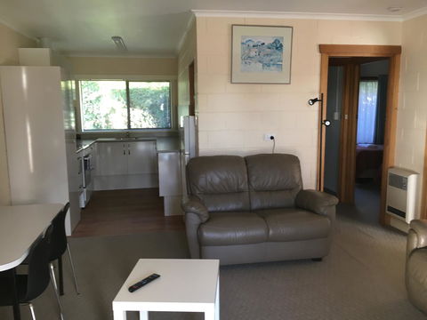 Willaway Motel Apartments - Accommodation Rockhampton 1