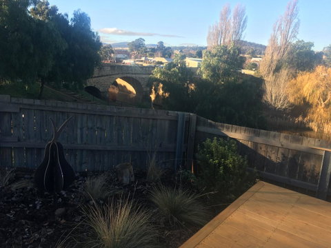 Bridge View Retreat - Accommodation Rockhampton 9