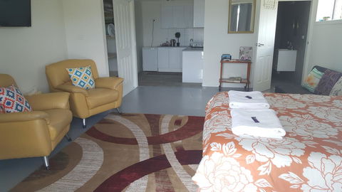 AppleBay Guest House - Accommodation Rockhampton 13