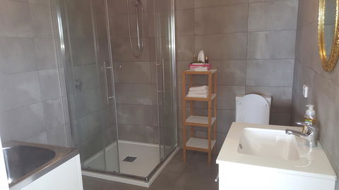 AppleBay Guest House - Accommodation Rockhampton 8