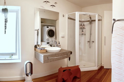 Lotus Gogh Apartment - Accommodation Rockhampton 24